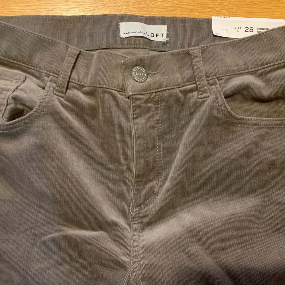 👖 LOFT Women’s Gray Corduroy Modern Skinny Pants in Size 28/6 - NWT 👖